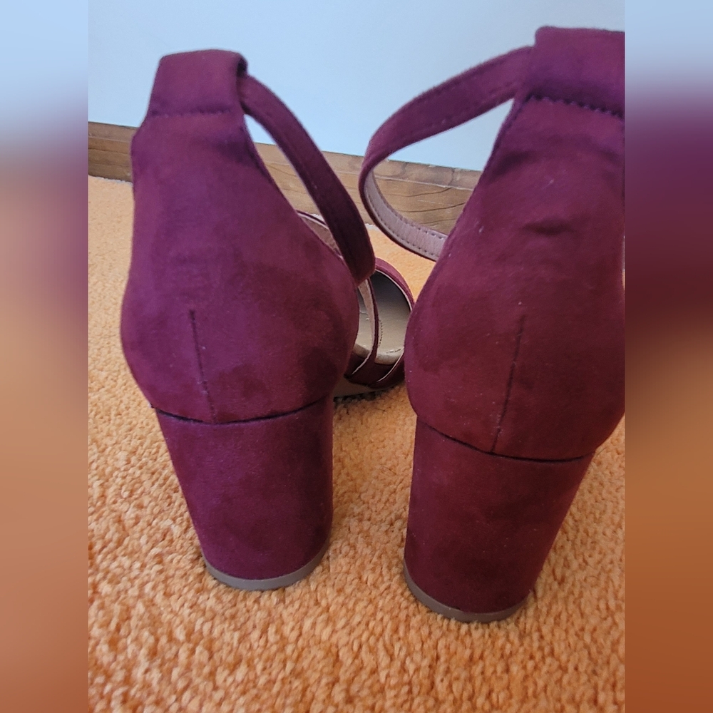 Women's Wine Color Heels - Picture 4 of 8